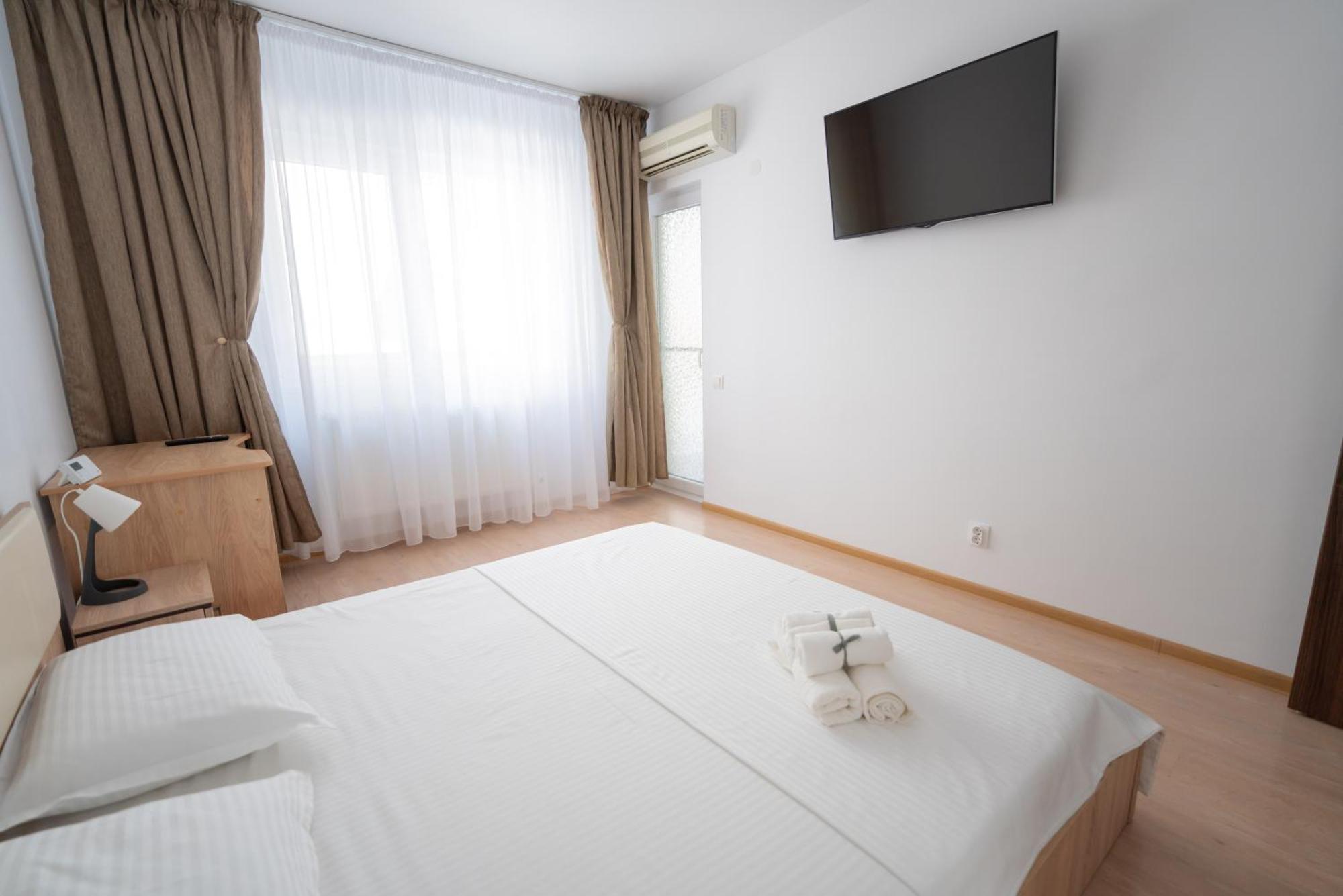 Hotel Studio Titan 布加勒斯特 外观 照片